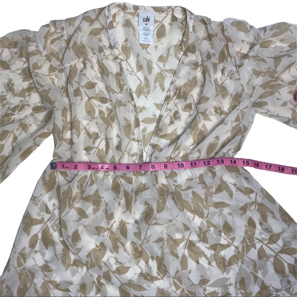 Cabi Couplet Blouse High-Low Hem Leaf Pattern Long Sleeve Item # 4156 - Picture 6 of 10